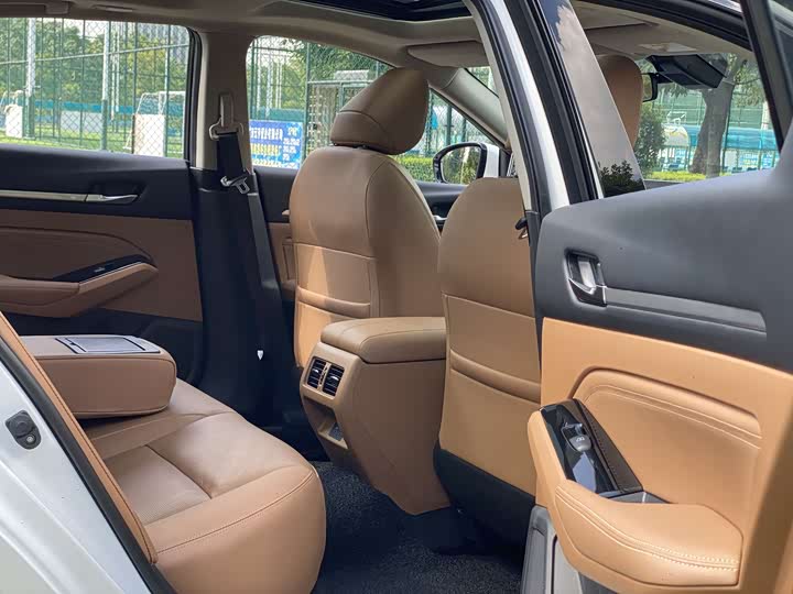 Фото 11 - Nissan Teana