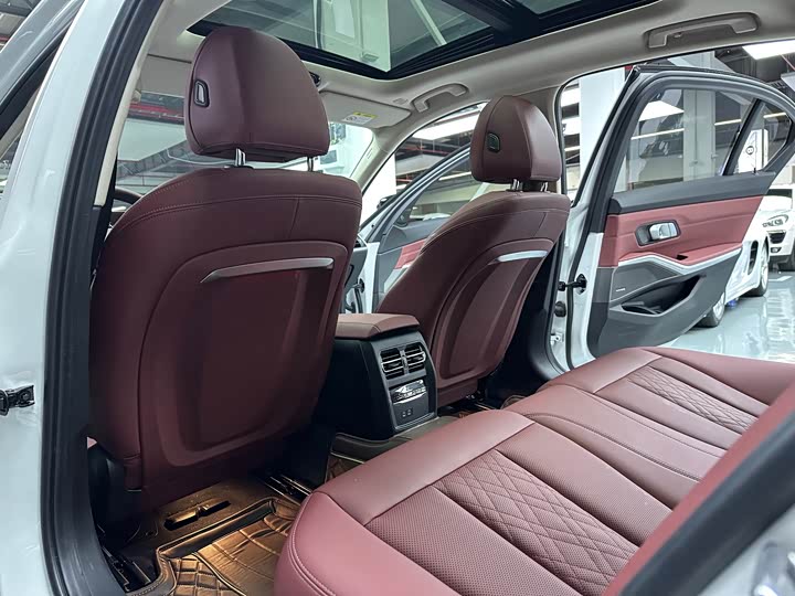 Фото 10 - BMW 3 Series