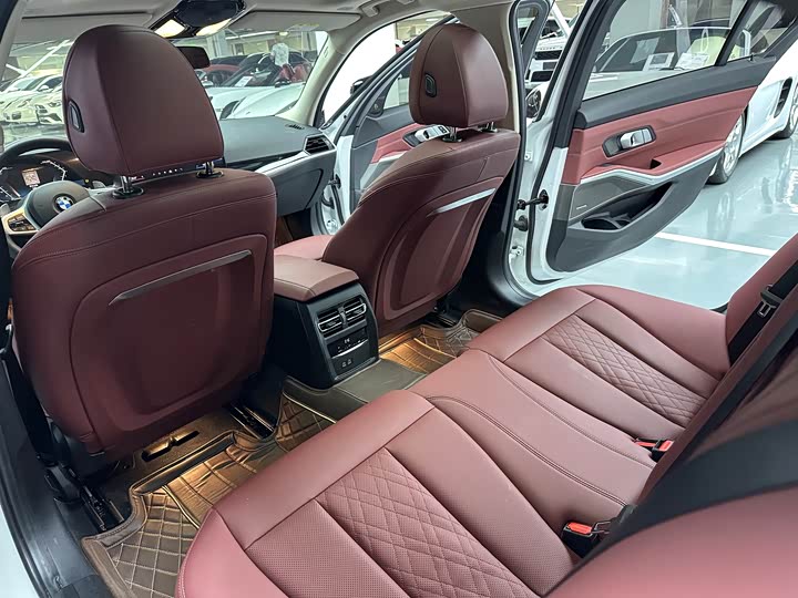 Фото 11 - BMW 3 Series