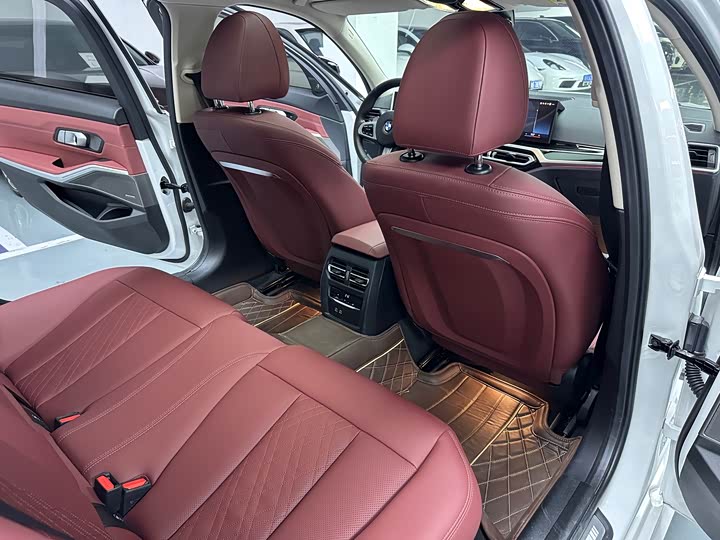 Фото 13 - BMW 3 Series