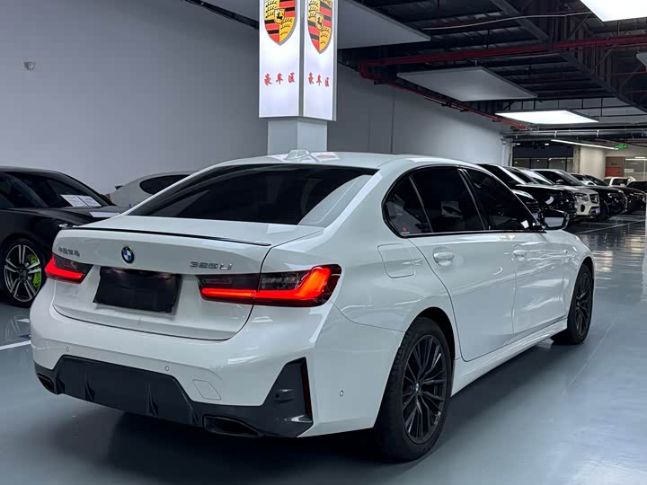 Фото 17 - BMW 3 Series