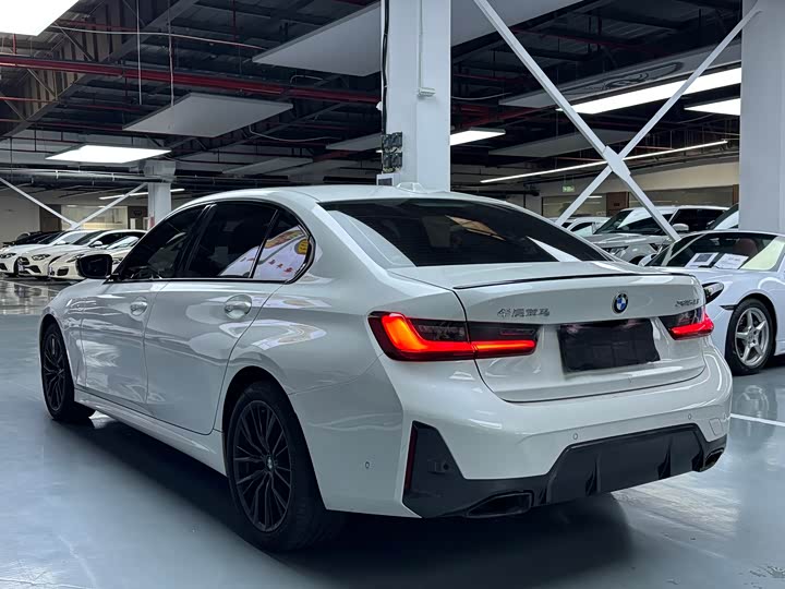 Фото 19 - BMW 3 Series