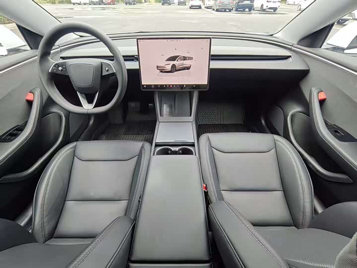 Фото 11 - Tesla Model 3