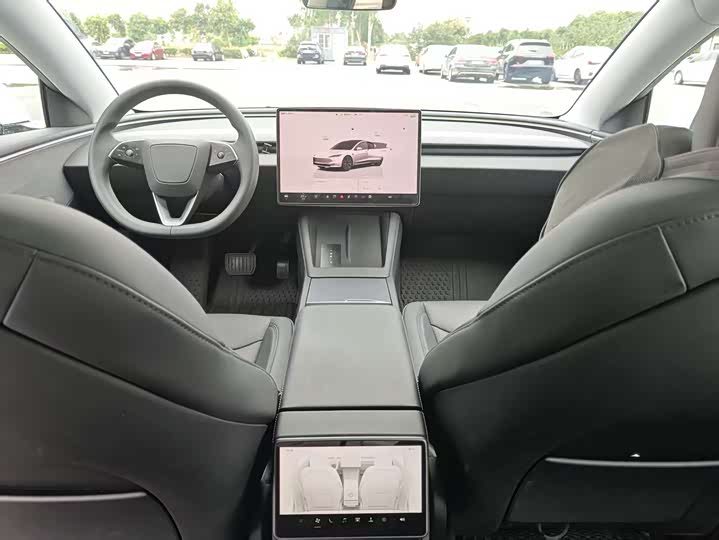 Фото 12 - Tesla Model 3