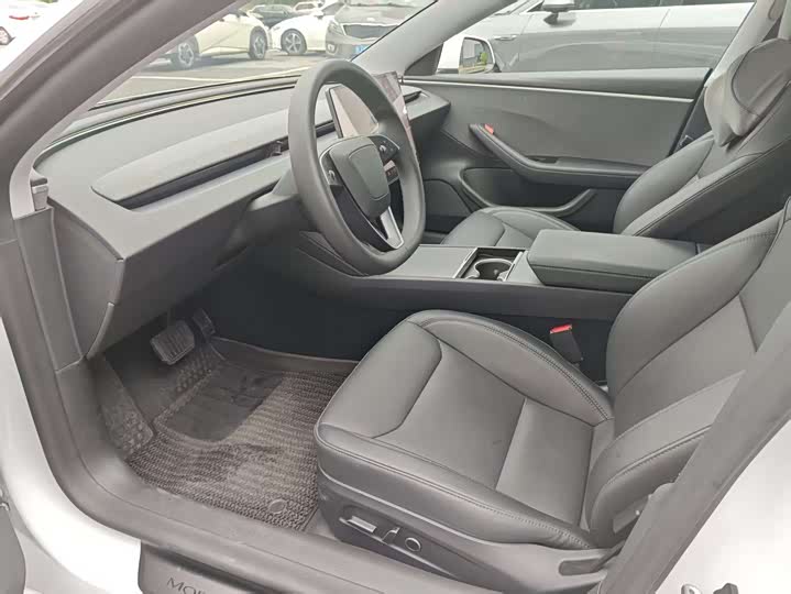 Фото 9 - Tesla Model 3