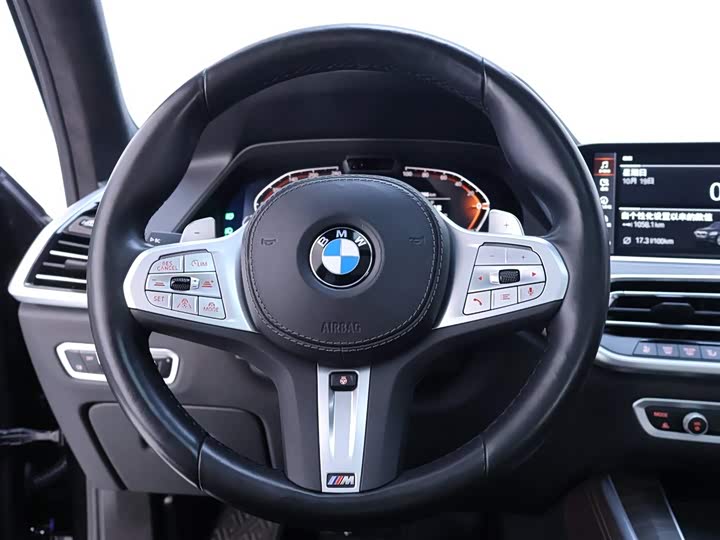 Фото 17 - BMW X5