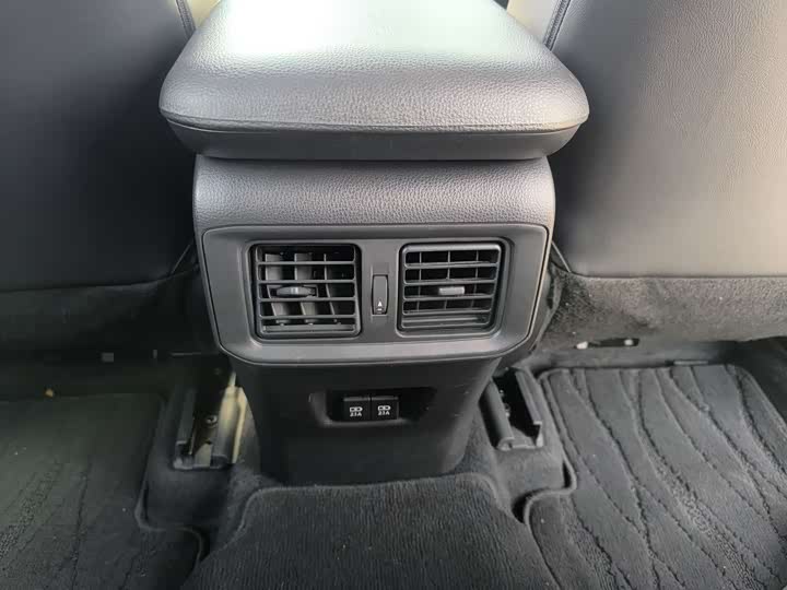 Фото 11 - Toyota Wildlander