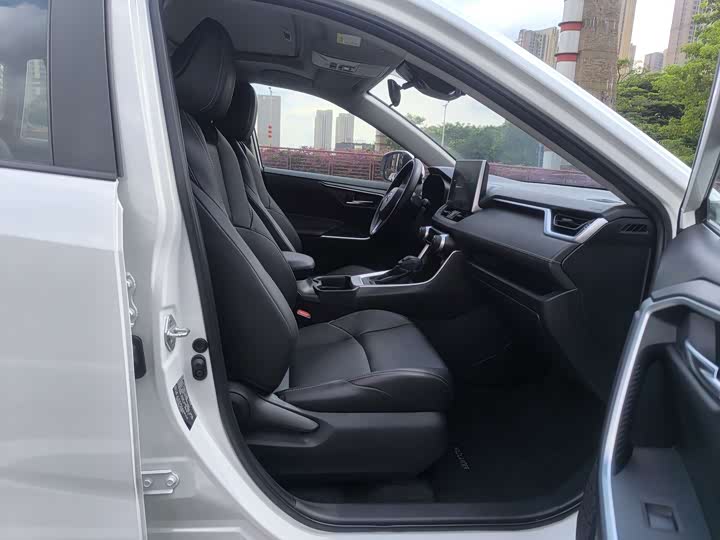 Фото 15 - Toyota Wildlander