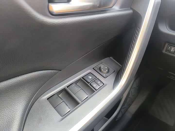 Фото 18 - Toyota Wildlander