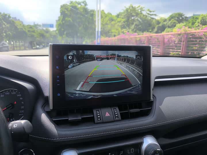 Фото 20 - Toyota Wildlander