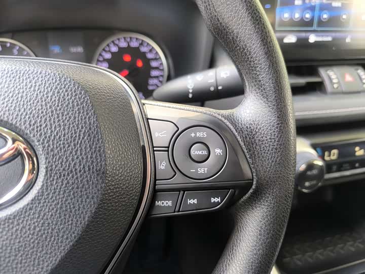 Фото 21 - Toyota Wildlander