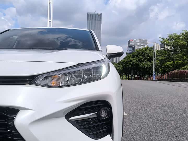 Фото 9 - Toyota Wildlander