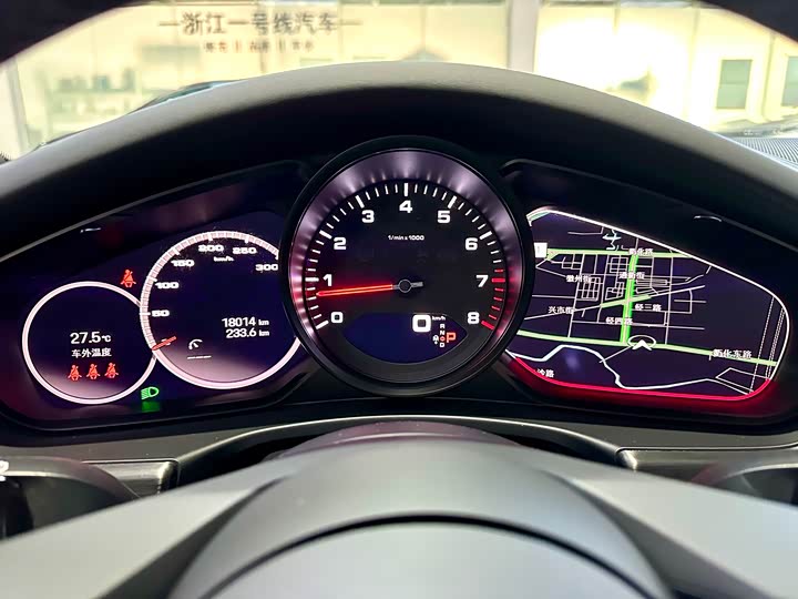 Фото 10 - Porsche Panamera