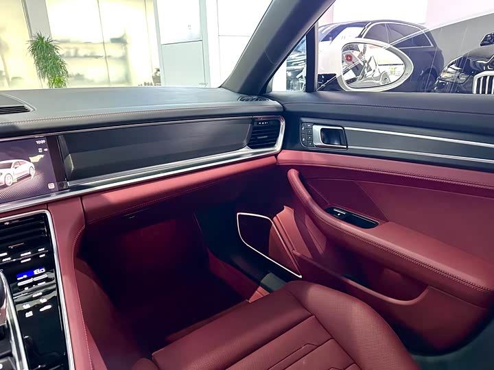 Фото 12 - Porsche Panamera