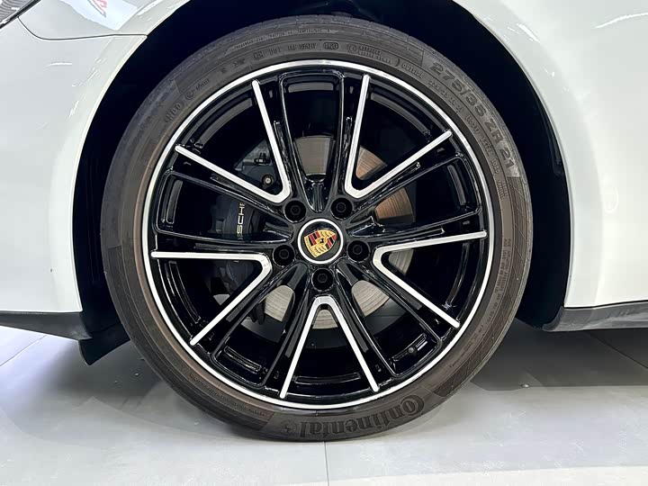 Фото 13 - Porsche Panamera