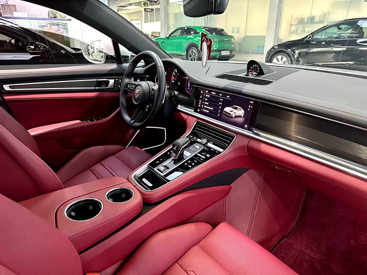 Фото 7 - Porsche Panamera