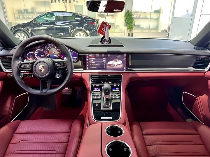 Фото 8 - Porsche Panamera