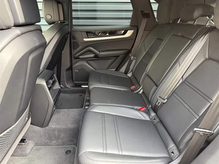 Фото 10 - Porsche Cayenne