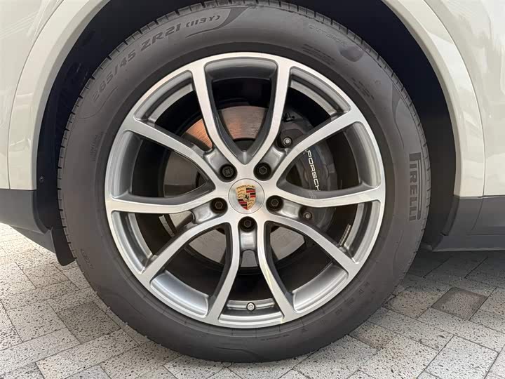 Фото 16 - Porsche Cayenne