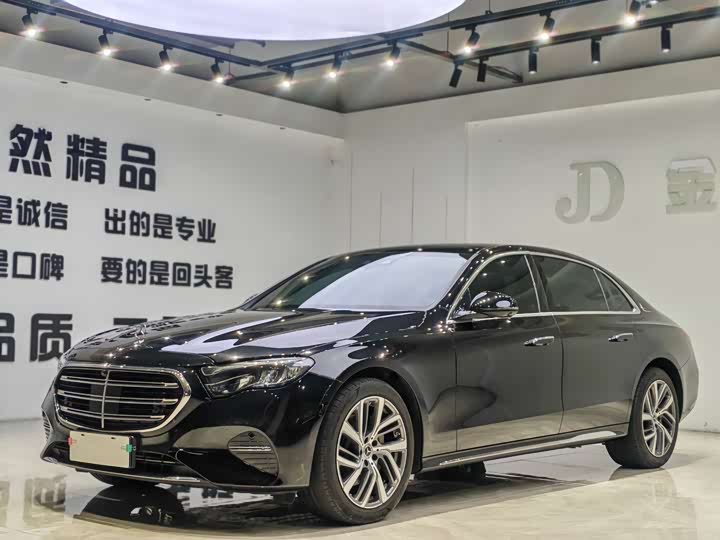 Фото 1 - Mercedes-Benz E-Class