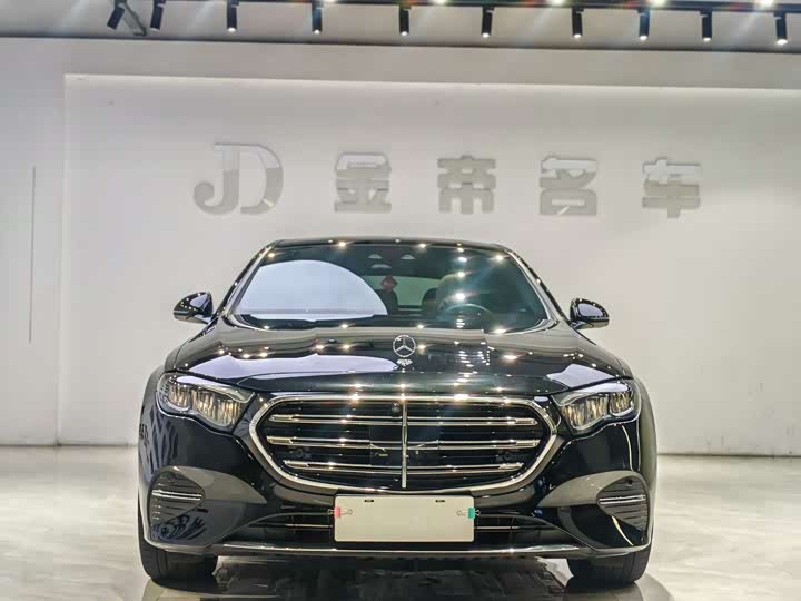 Фото 2 - Mercedes-Benz E-Class