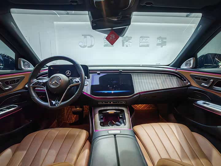 Фото 8 - Mercedes-Benz E-Class