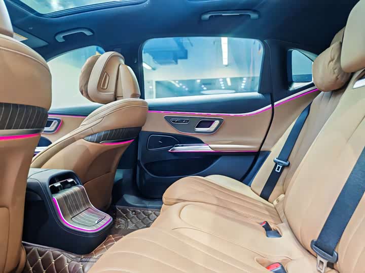 Фото 9 - Mercedes-Benz E-Class