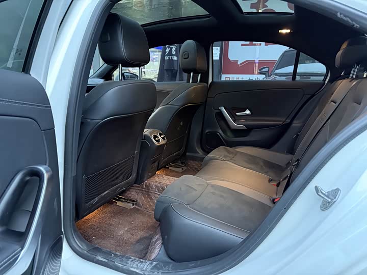 Фото 9 - Mercedes-Benz A-Class