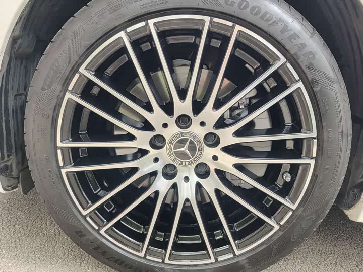 Фото 14 - Mercedes-Benz C-Class