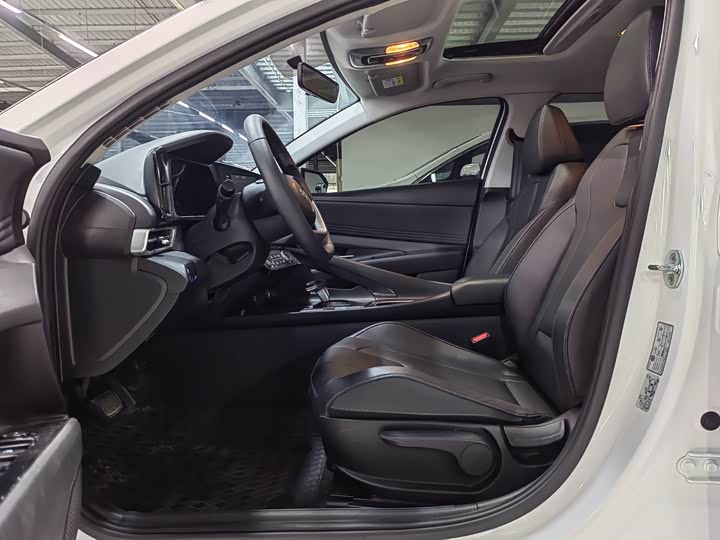 Фото 8 - Hyundai Elantra N line