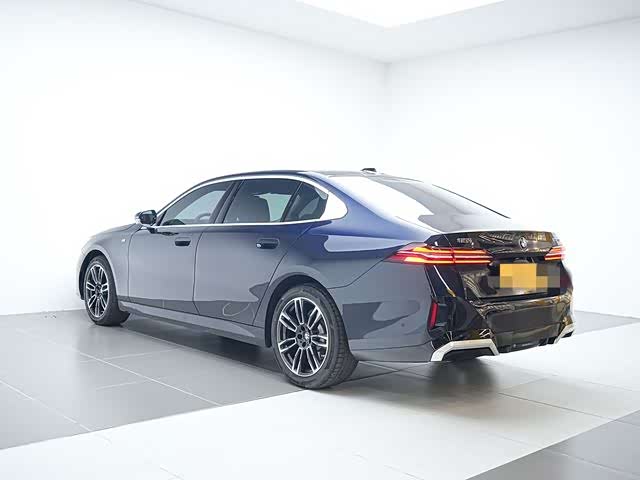 Фото 3 - BMW 5 Series