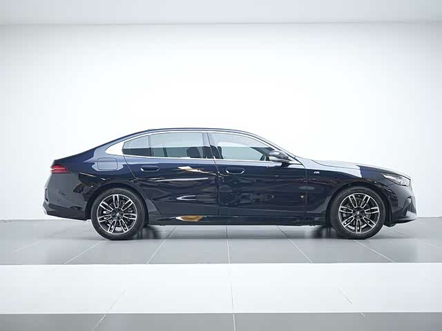 Фото 9 - BMW 5 Series