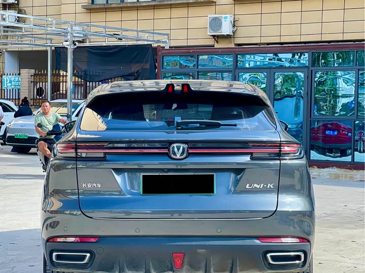 Фото 6 - Changan UNI-K Hybrid