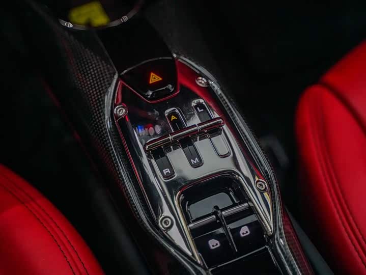 Фото 16 - Ferrari 296