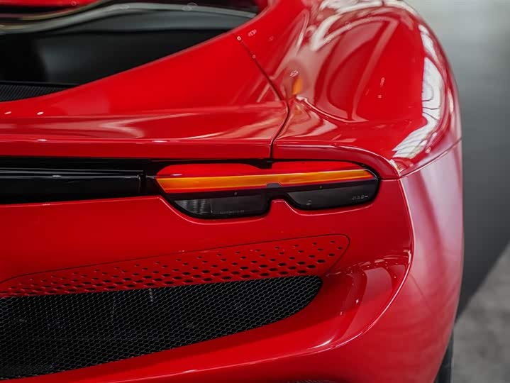 Фото 19 - Ferrari 296