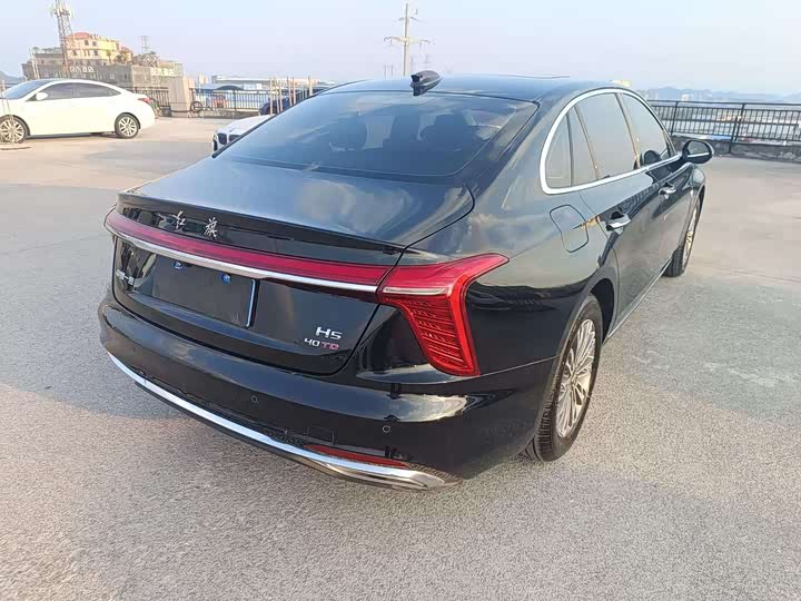 Фото 7 - Hongqi H5