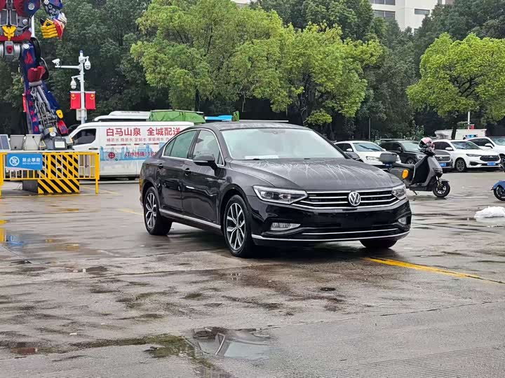 Фото 3 - Volkswagen Magotan