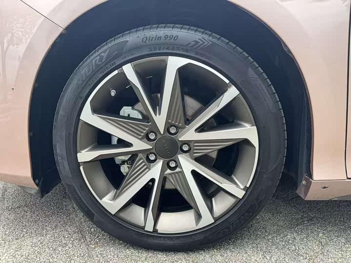 Фото 10 - GAC Aion S Plus