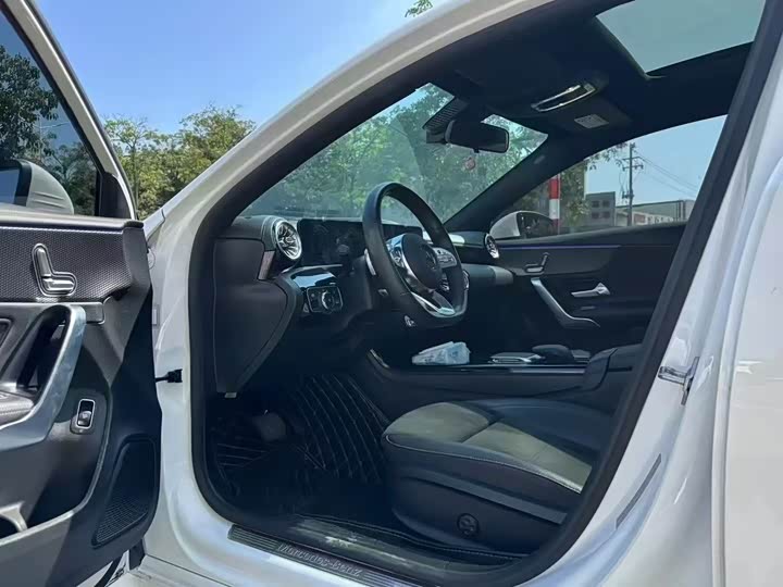 Фото 4 - Mercedes-Benz A-Class