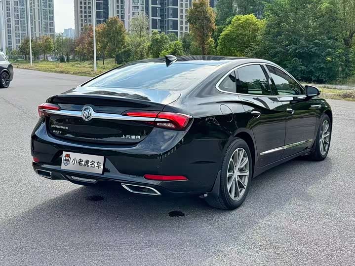 Фото 13 - Buick LaCrosse