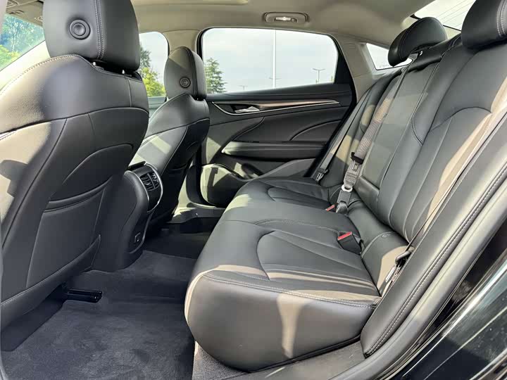 Фото 5 - Buick LaCrosse