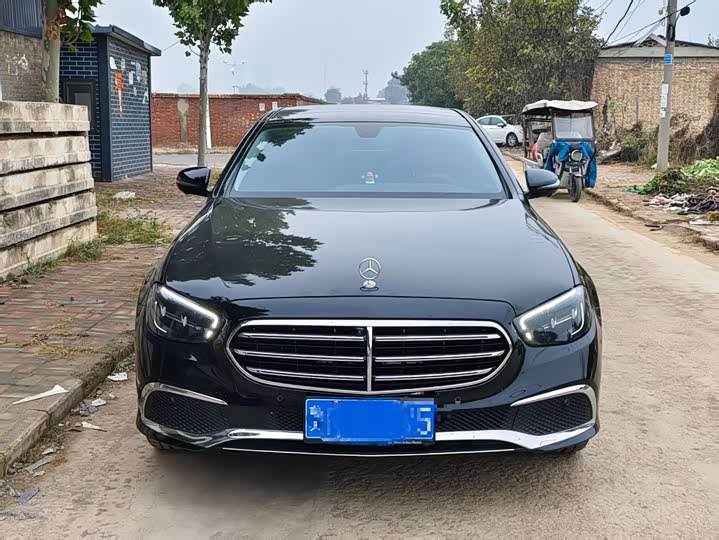 Фото 3 - Mercedes-Benz E-Class