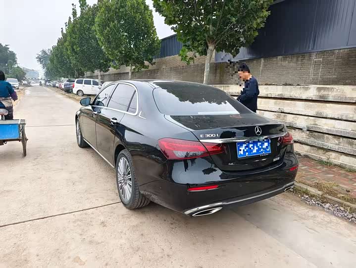 Фото 6 - Mercedes-Benz E-Class