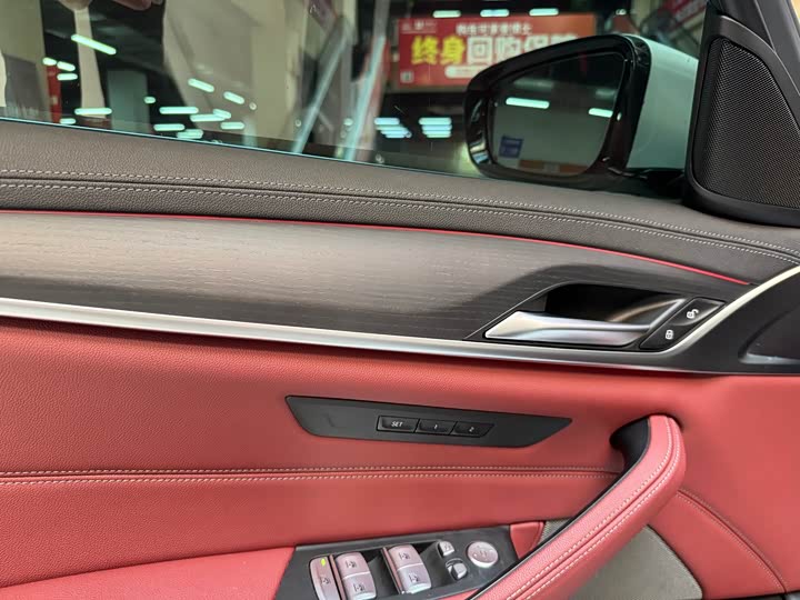 Фото 14 - BMW 5 Series