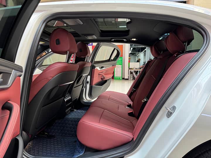 Фото 23 - BMW 5 Series