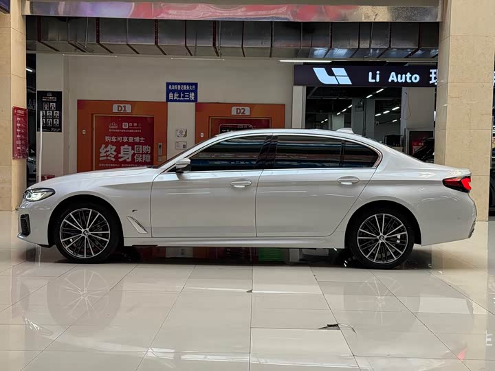 Фото 25 - BMW 5 Series