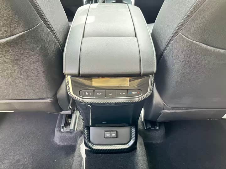 Фото 20 - Toyota Crown Kluger