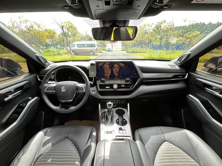 Фото 6 - Toyota Crown Kluger