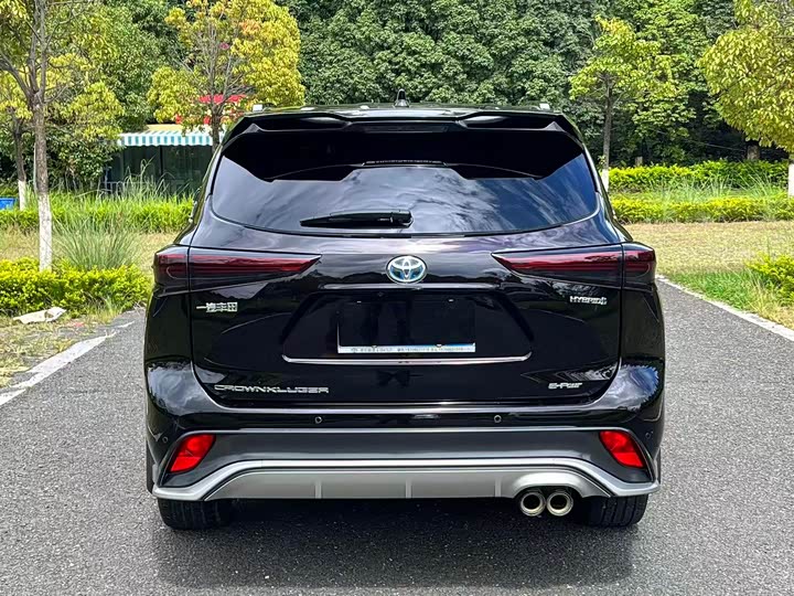 Фото 8 - Toyota Crown Kluger