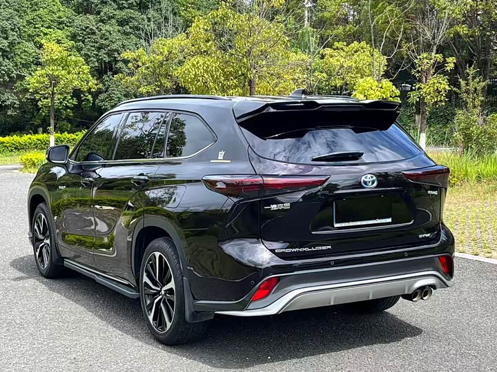 Фото 9 - Toyota Crown Kluger